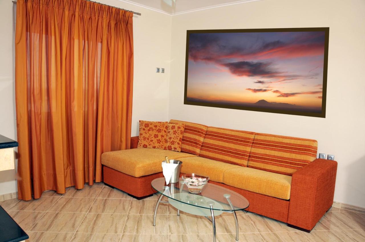 Antonios Village Hotel & Apartments Arkoudi Exterior photo